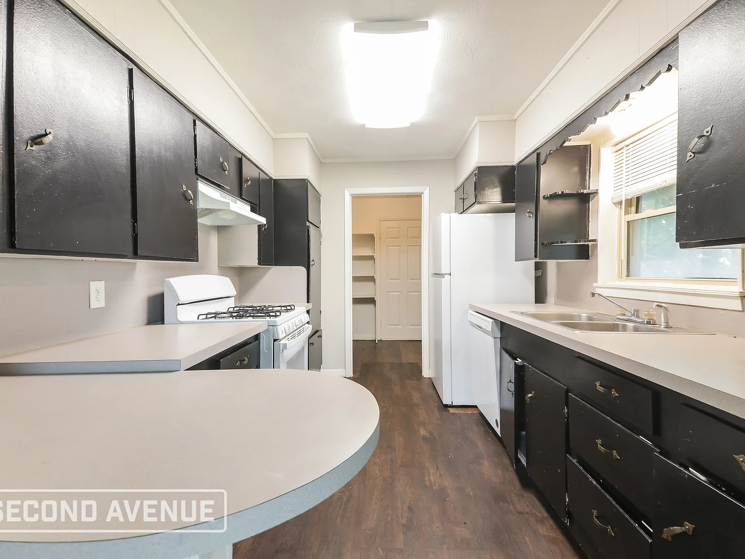 4 bed, 2.0 bath, 1448 sqft, $1,869 — Photo 3