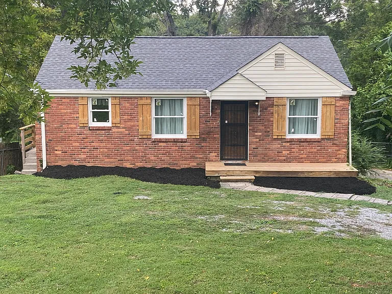 2337 Fernwood Dr — Photo 1