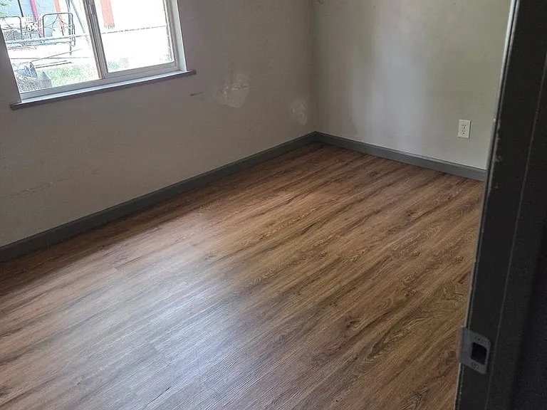 817 Hairston Graneronett Main St — Photo 4