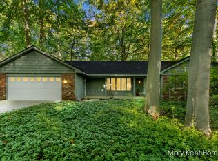 274 Portchester Rd, Holland, MI 49424