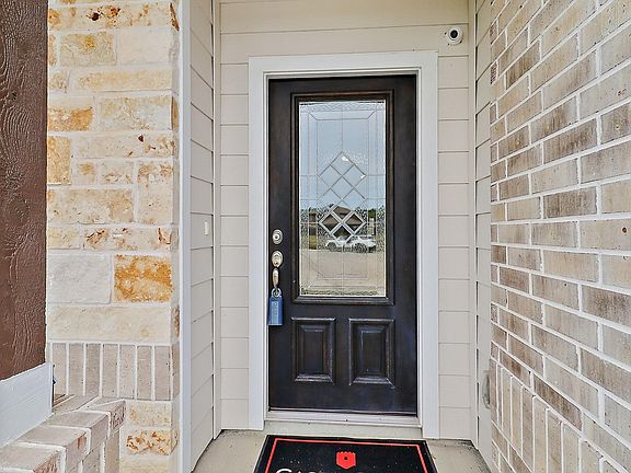 3rd image of 14307 Pecan Maple Dr