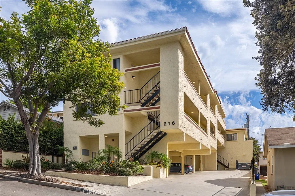 2 bed, 1.5 bath, 1100 sqft, $3,500 — Photo 1