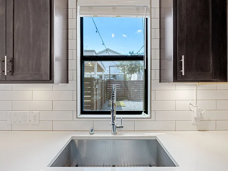 1114 N Olive St — Photo 9
