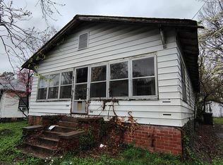 704 N Bridge St, Carbondale, IL 62901