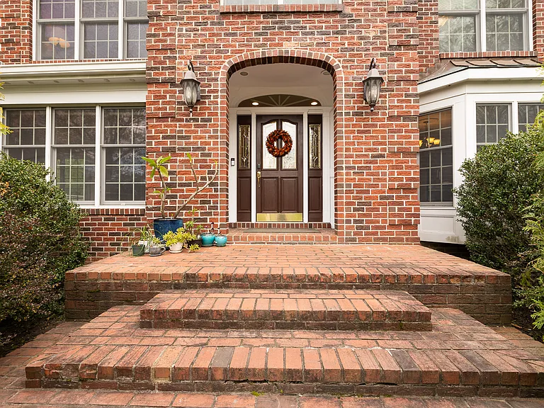 13576 Highland Rd — Photo 58