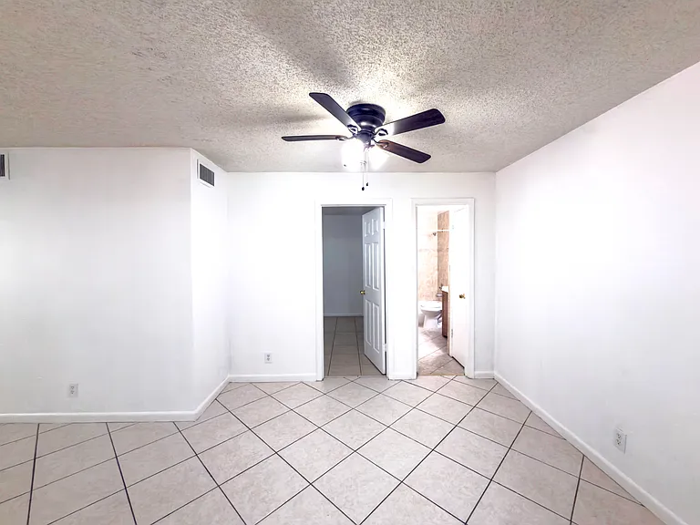 4109 Riverside Dr — Photo 13
