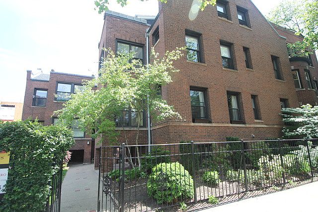 1st image of 621 W Cornelia Ave #9