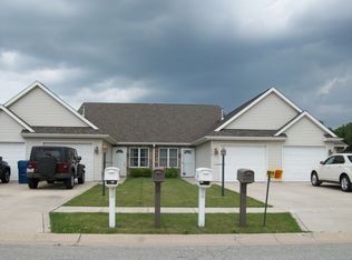 361-b Boo Rd, Burns Harbor, IN 46304