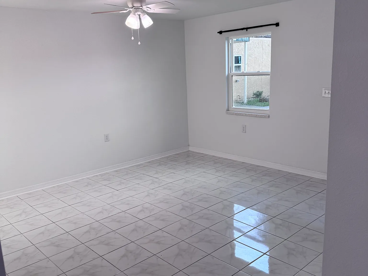 2 bed, 864 sqft, $1,600 — Photo 3