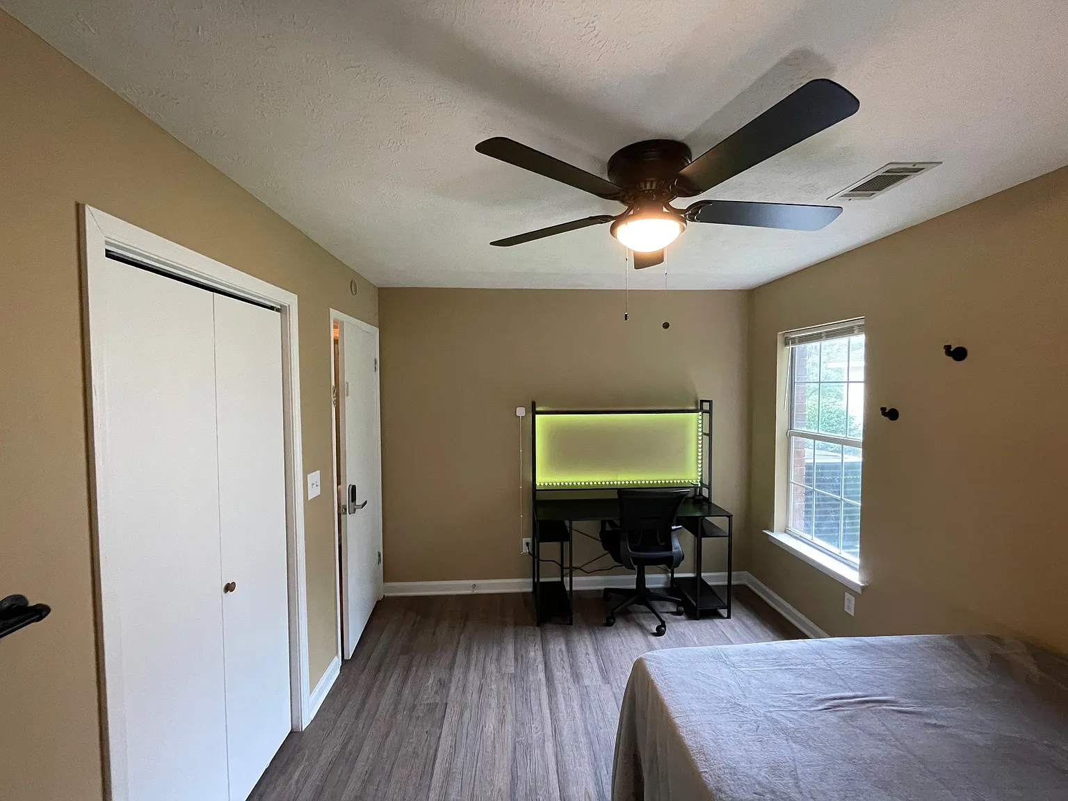 1 bed, 1400 sqft, $800 — Photo 4