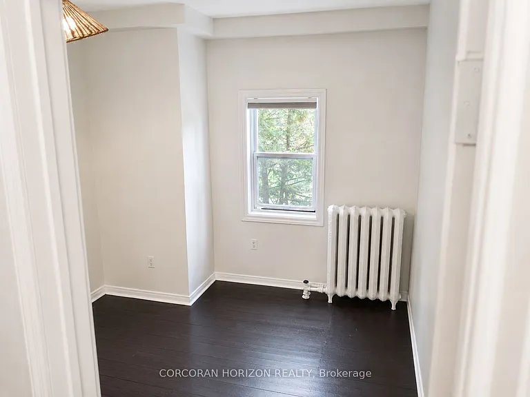 20407 Leslie St — Photo 20
