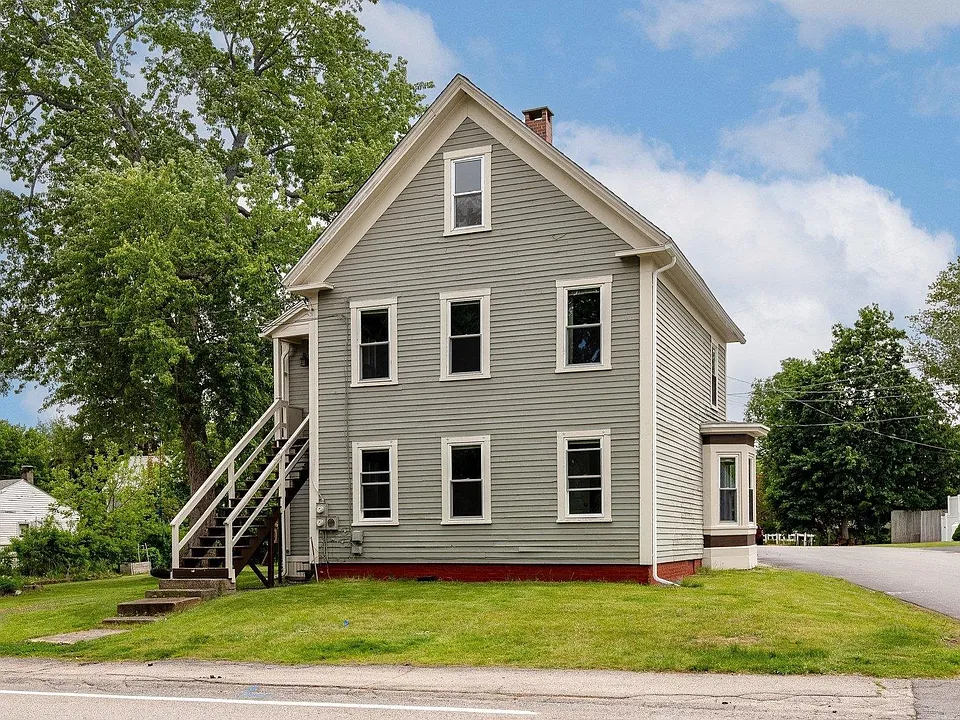2 Lee St