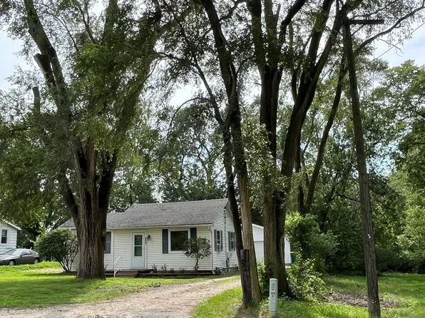 3545 N Dwight Rd, Morris, IL 60450