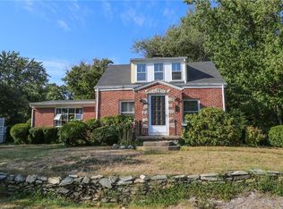 221 N Country Club Dr, Warwick, RI 02888