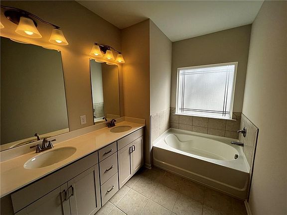 3rd image of 129 Witter Way