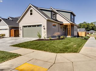 695 Watson Dr, Eugene, OR 97404