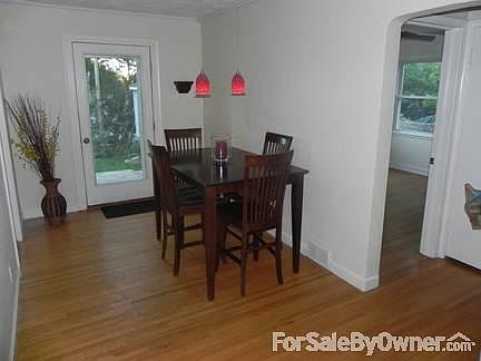 4th image of 638 Warwick St