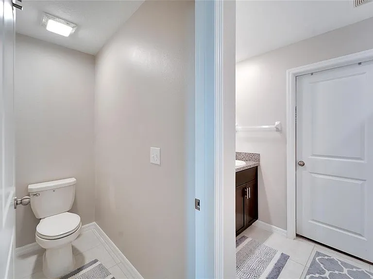 403 Royal Empress Dr — Photo 36