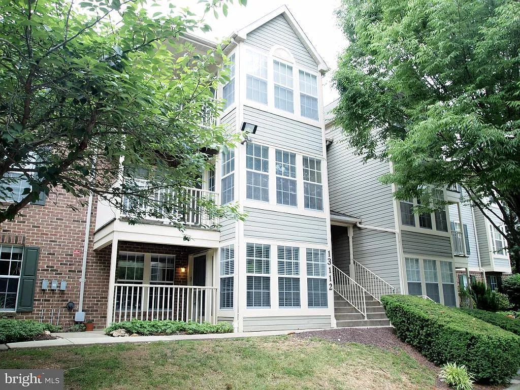 2 bed, 1000 sqft, $2,150 — Photo 1
