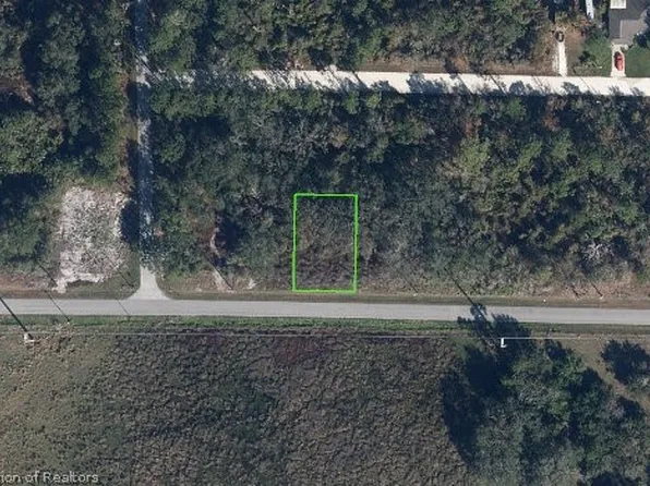 1139 Lake Groves Rd NW, Lake Placid, FL 33852