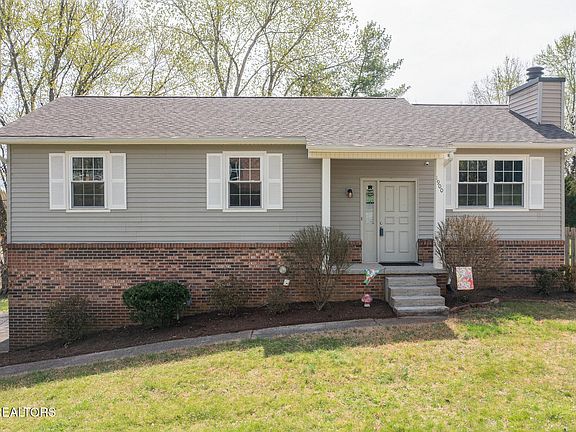 3rd image of 1900 Penwood Dr