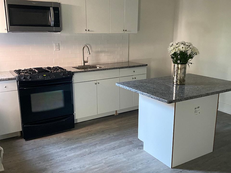 2nd image of 1406 W 4th St #2