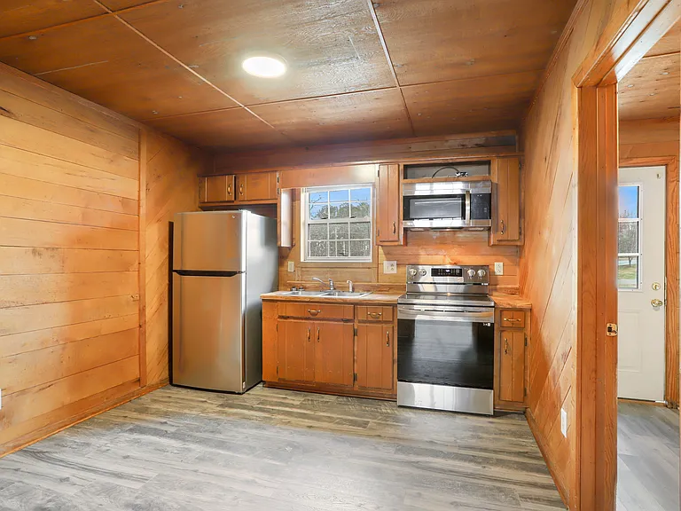 Maplewood Apartments — Photo 12