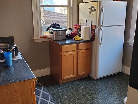 4th image of 2340 W Clifton Ave