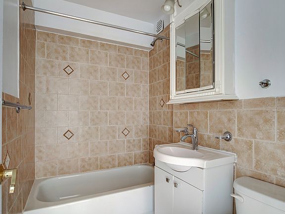 5th image of 3255 Randall Ave APT 3D