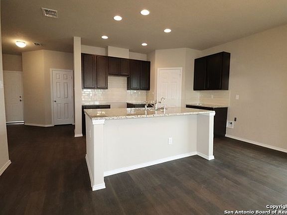 2nd image of 5906 Ivans Farm