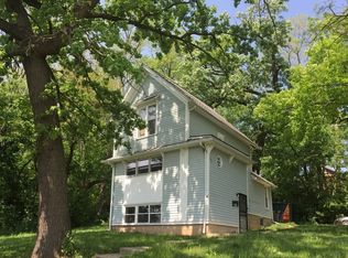 411 Wellington Ave APT 3, Elgin, IL 60120