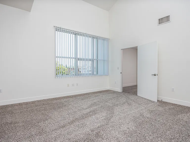730 W Doran St — Photo 9