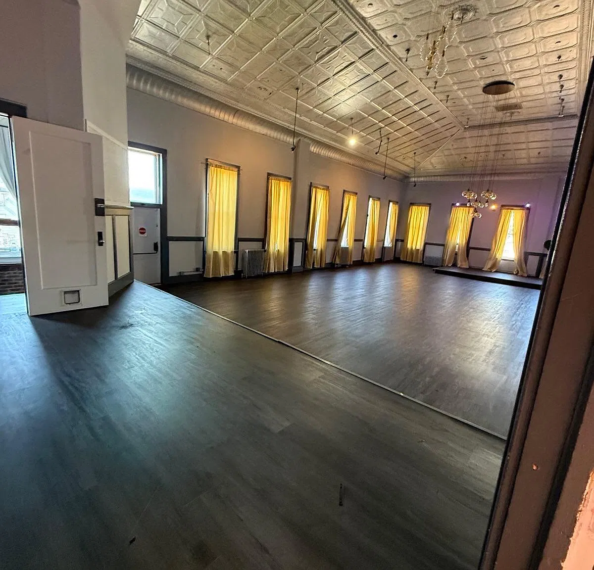 Studio, $6,000 — Photo 2