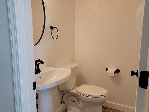 2nd image of 4259 Dardanelles St