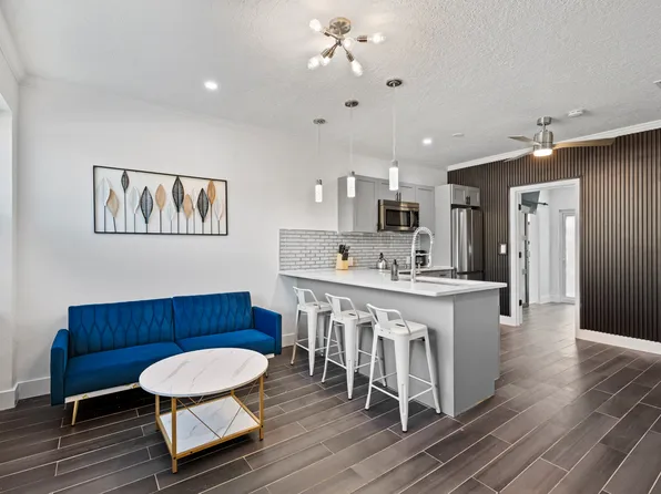 2608 W Swann Ave APT B, Tampa, FL 33609