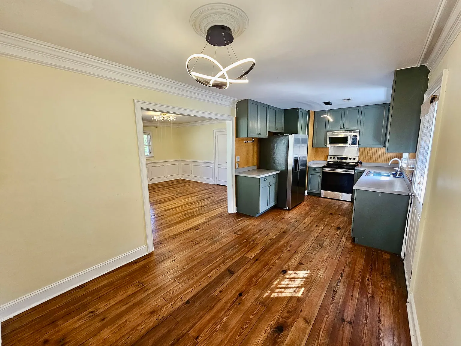 3 bed, 1500 sqft, $2,100 — Photo 1