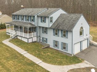 7 Carberry Dr, Derry, NH 03038
