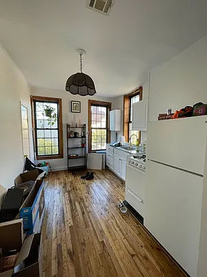 Rented by Delmark Realty LLC | media 11