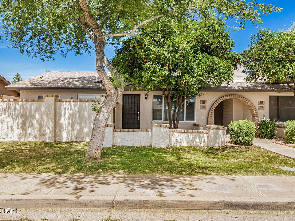 1st image of 820 W LAGUNA Drive