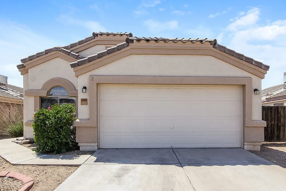 4 bed, 2.0 bath, 1534 sqft, $1,845 — Photo 1