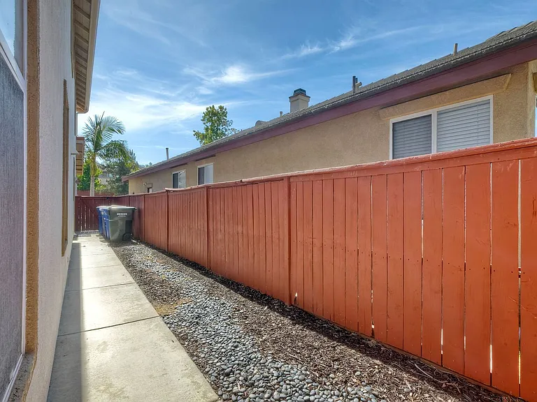 504 Peach Way #1 — Photo 32