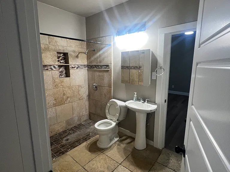 430 Cincinnati Ave — Photo 6