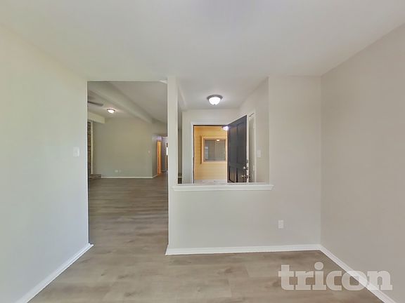 5th image of 708 Wedgegate Dr