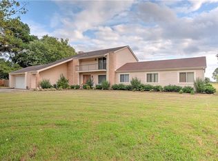 237 Saint Brides Rd E, Chesapeake, VA 23322