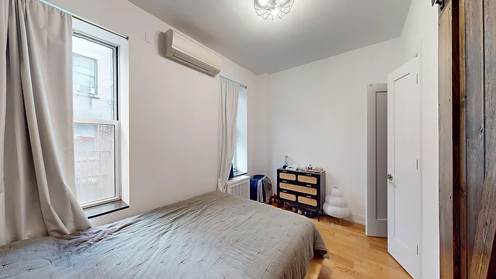 Rented by Bond New York | media 5