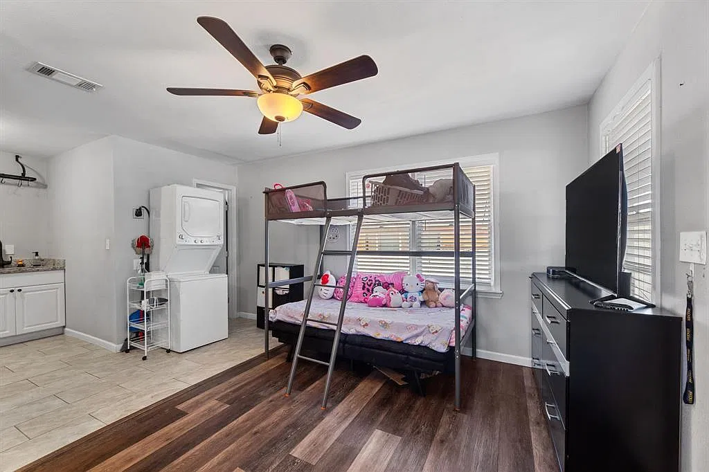 Studio, $1,125 — Photo 4