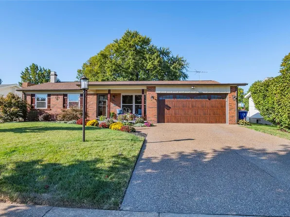 11776 Relay Dr, Bridgeton, MO 63044