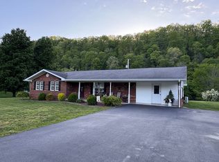 915 Lakeside Dr, Jackson, KY 41339