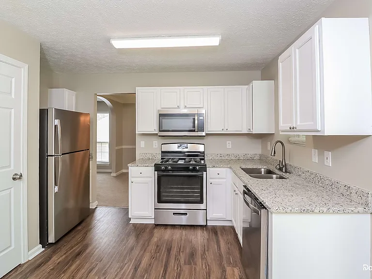 7206 Bridgeport Ct — Photo 3