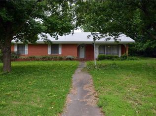 604 Kaufman St S, Mount Vernon, TX 75457